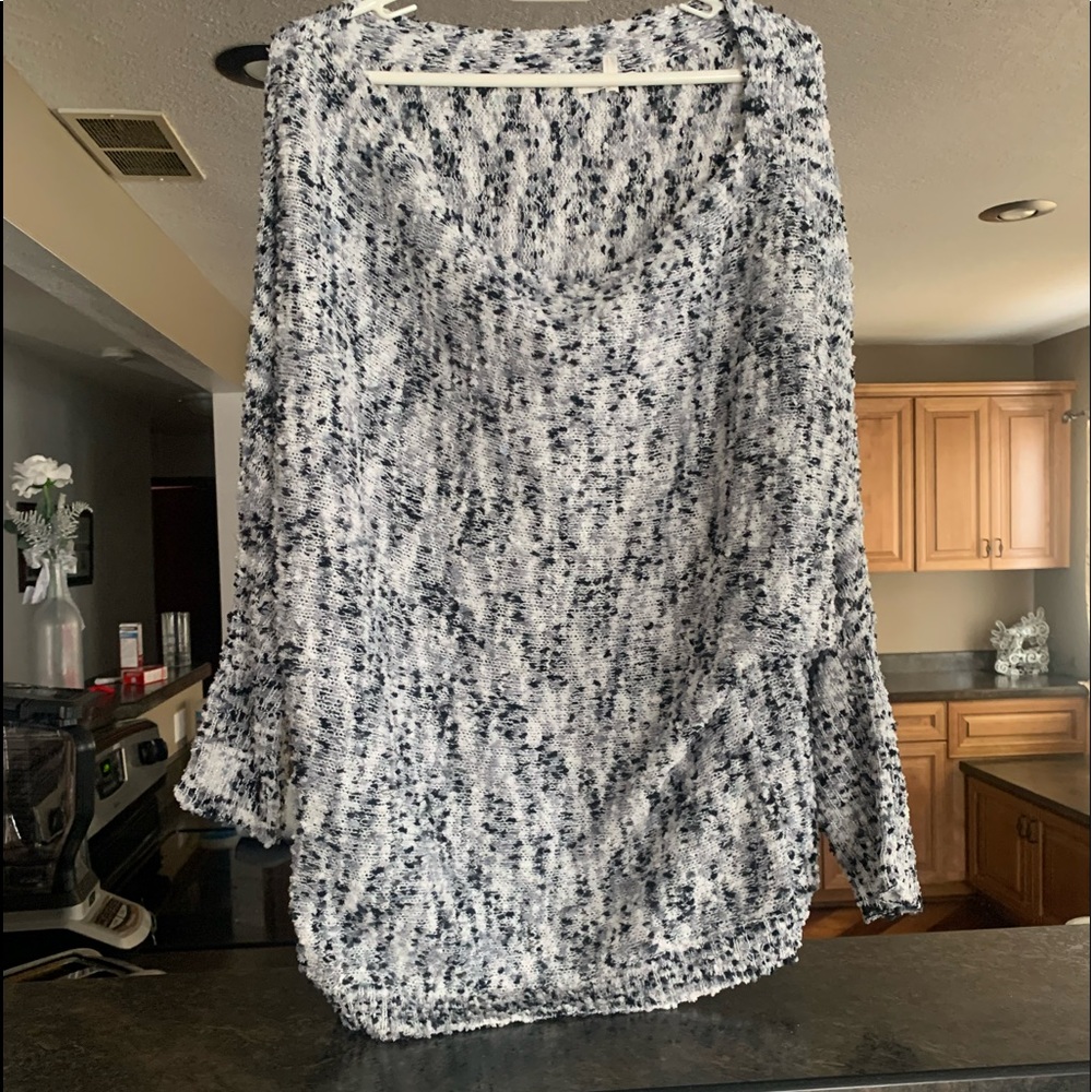 Womens new without tags Maurice’s xl sweater